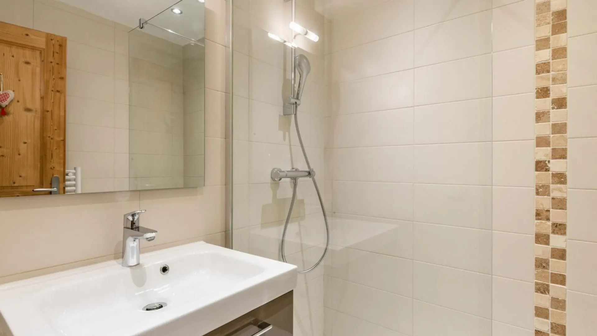 Charmant Apt 4Eme Etage, Balcon, 5 Pers., Centre Les Gets, Prox. Pistes Et Telecabines - Fr-1-671-28 0*,  France
